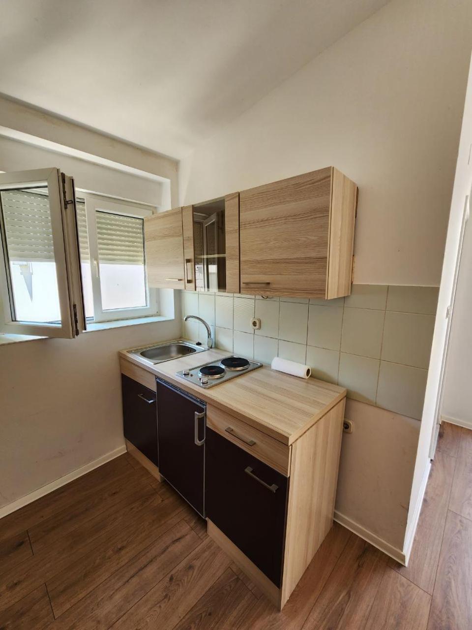Apartmani Sole Vis Buitenkant foto