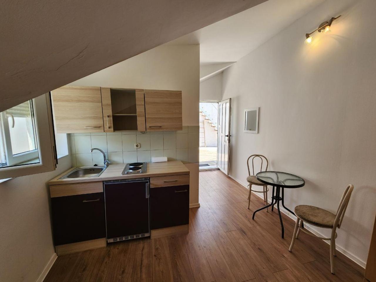 Apartmani Sole Vis Buitenkant foto