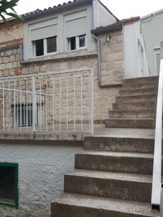Apartmani Sole Vis Buitenkant foto